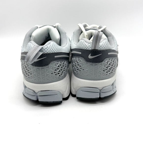 Nike Vomero 5 Platinum Metallic Shoes Sz 7Y / 8.5 W Gray White New HF6998-002 - Picture 4 of 11